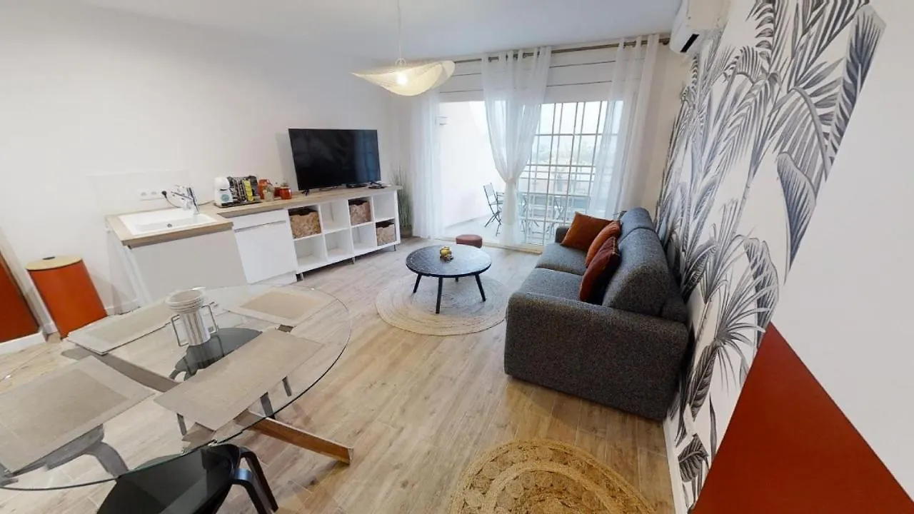 Oasis D6 Apartment Roses Spain