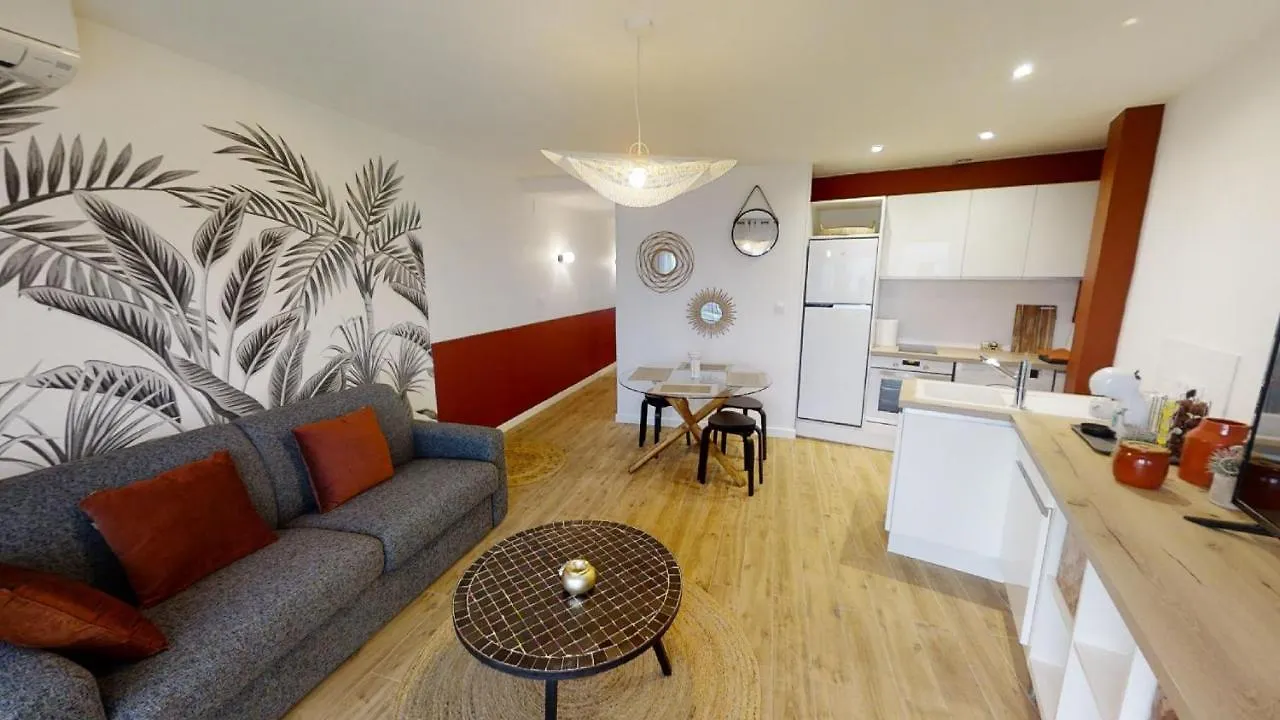Oasis D6 Apartment Roses
